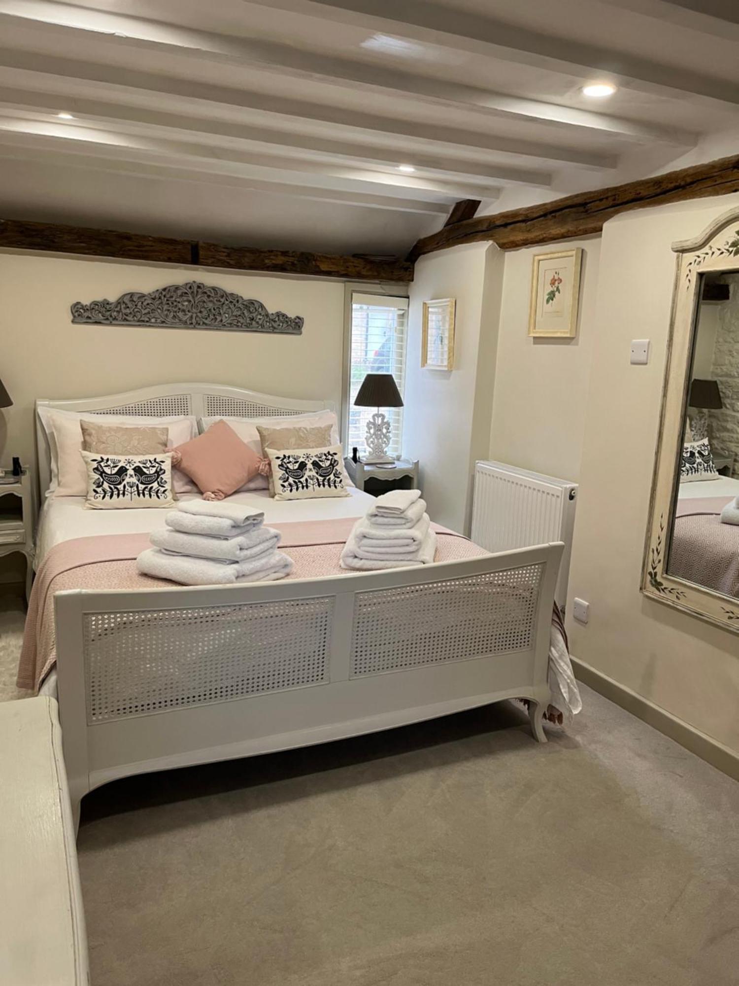 3 Bedroom 5* Barn Conversion Cotswolds チッピング・ノートン エクステリア 写真